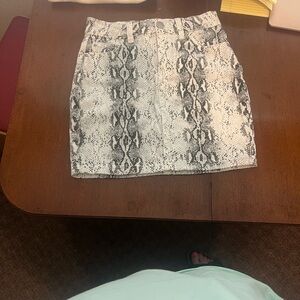 Almost Famous Black and White Snake Print Mini Skirt